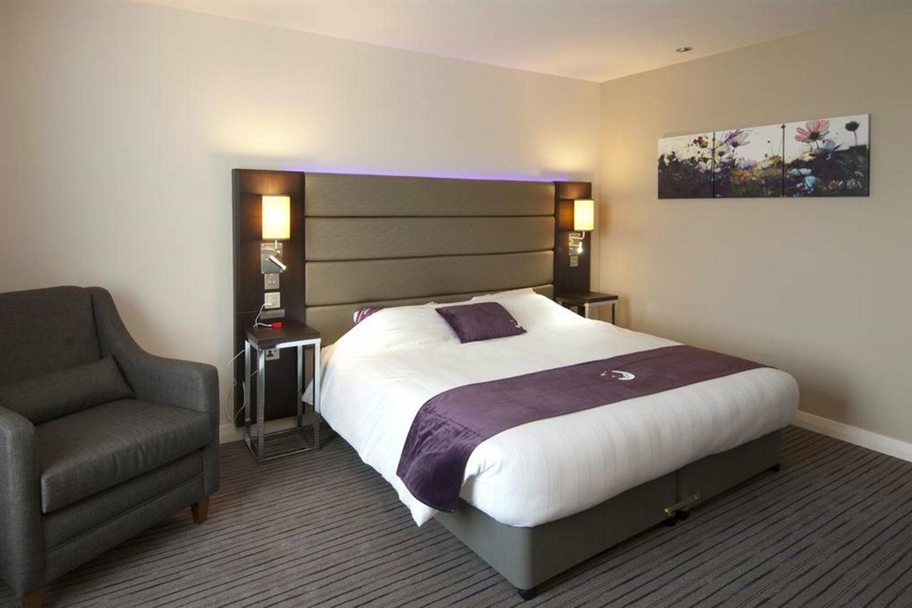 Premier Inn London Heathrow M4/J4 Hillingdon Bagian luar foto